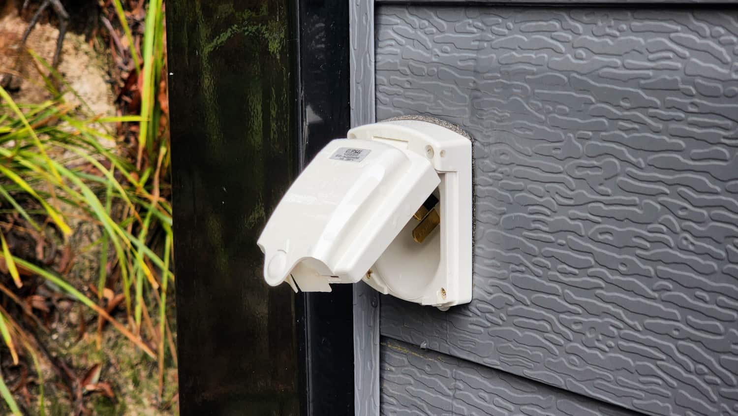 outdoor socket on a portable home